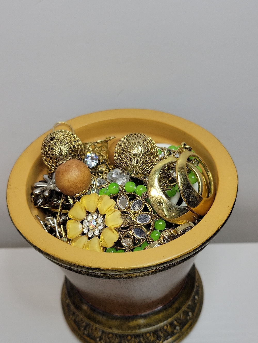 Vintage Wooden Jewelry Trinket Box Filled Earrings - Picture 3 of 4